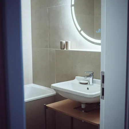 Design Apartment, Citycenter, Ac, Free Parking Bratysława